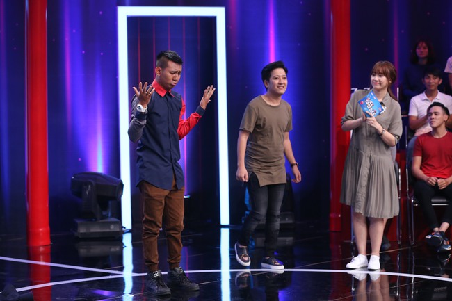 Hari Won gần như kh&oacute;c khi xem si&ecirc;u nh&acirc;n bẻ cổ 180 độ - Ảnh 13.
