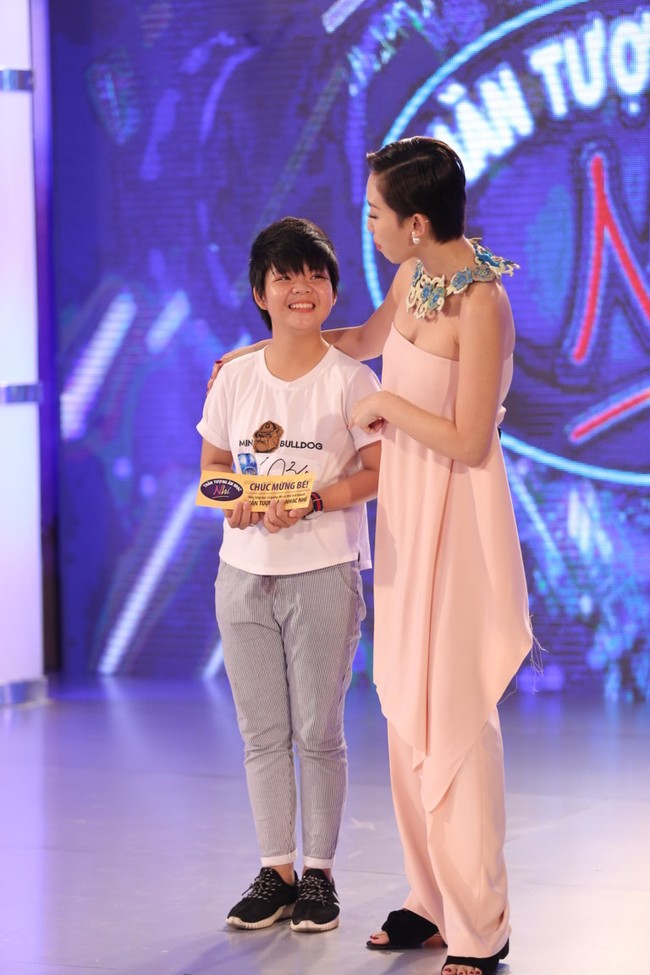 Idol Kids: Isaac qu&ecirc;n lu&ocirc;n giới t&iacute;nh trước người đ&agrave;n &ocirc;ng n&agrave;y! - Ảnh 11.