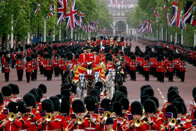 Đảm bảo bạn kh&ocirc;ng biết: V&igrave; sao Nữ ho&agrave;ng Anh Elizabeth II c&oacute; tới 2 ng&agrave;y sinh nhật? - Ảnh 2.
