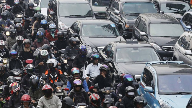Đây chính là cảnh tượng kinh hoàng khiến 18 người chết vì kẹt xe ở Indonesia - Ảnh 23.