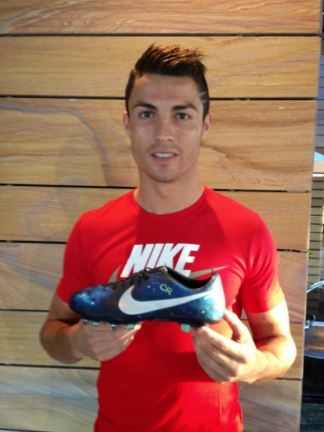 Ronaldo ký hợp đồng tỷ đô với Nike - Ảnh 3.
