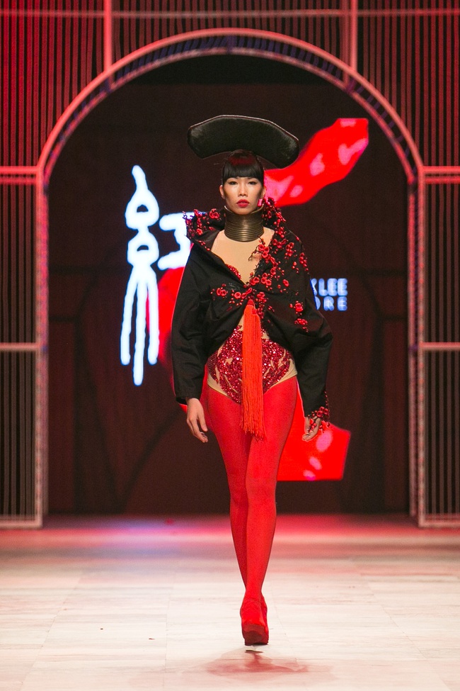 Hoa khôi Nam Em mở màn Tinh khôi - BST cuối cùng của Vietnam International Fashion Week - Ảnh 32.