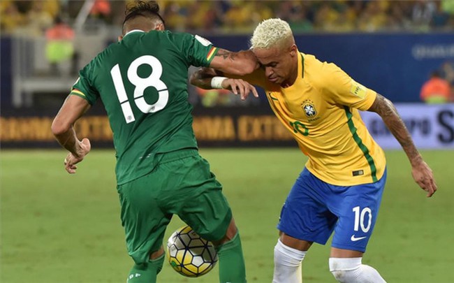 Hậu vệ Bolivia cao giọng giải thích lý do thúc cùi chỏ khiến Neymar đổ máu - Ảnh 2.