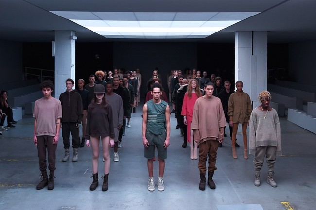BST mới của Zara giống thời trang ăn mày sành điệu của Kanye West đến lạ kỳ - Ảnh 1.