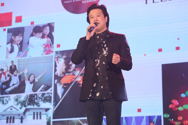 Vợ Thanh B&ugrave;i lộ diện c&ugrave;ng chồng khi mang bầu song thai - Ảnh 6.