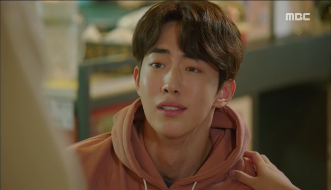 “Tiên Nữ Cử Tạ”: Nam Joo Hyuk suýt thòng tim khi bị gấu phát hiện lén đi xem mắt - Ảnh 3.