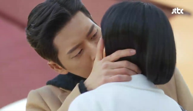 Fan Man to Man tan nát: Park Hae Jin khóa môi nữ chính mắt bò! - Ảnh 5.