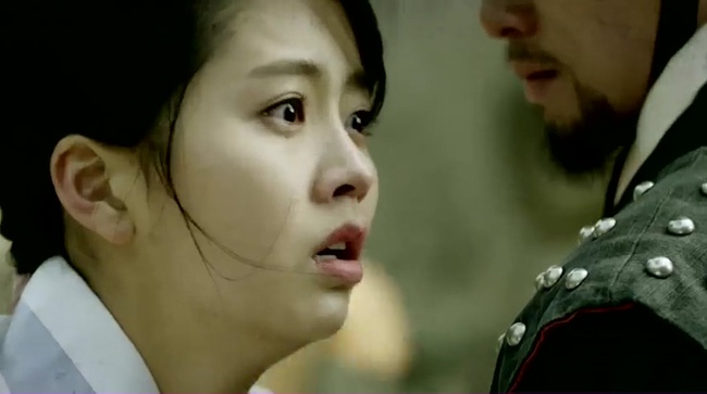 Hé lộ lí do Quân Chủ Yoo Seung Ho suốt ngày đeo mặt nạ - Ảnh 5.