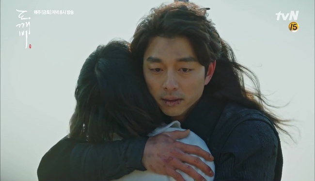 Goblin: Sau 9 năm lưu lạc, chỉ mỗi Lee Dong Wook l&agrave; nhớ Gong Yoo! - Ảnh 11.