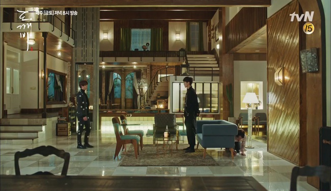 Goblin: Sau 9 năm lưu lạc, chỉ mỗi Lee Dong Wook l&agrave; nhớ Gong Yoo! - Ảnh 16.