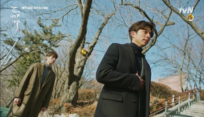 “Goblin tập 13: Fan á khẩu vì biên kịch để Gong Yoo “hóa vàng” ngay trước mắt Go Eun - Ảnh 28.