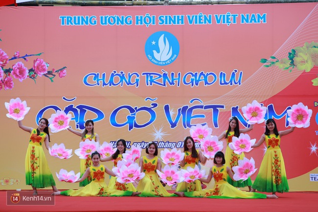 Gặp gỡ Việt Nam: Một buổi giao lưu cực vui của du học sinh nước ngoài tại Việt Nam trước Tết! - Ảnh 1.