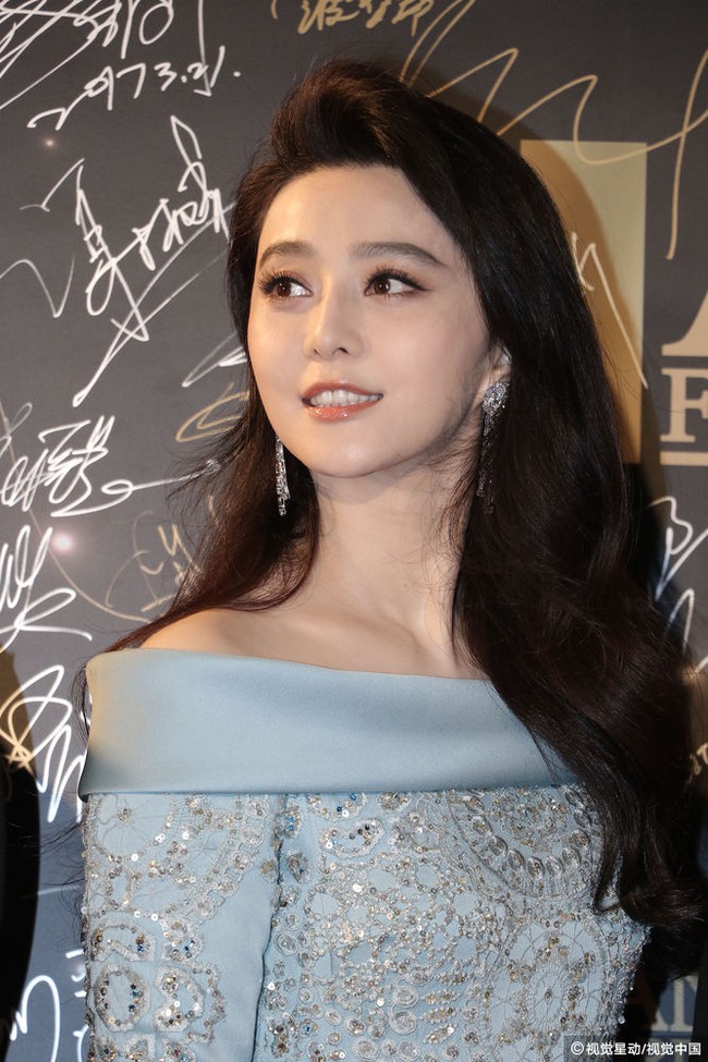 Phạm Băng Băng chiếm hết ánh đèn sân khấu đêm trao giải phim châu Á 2017 - Ảnh 8.