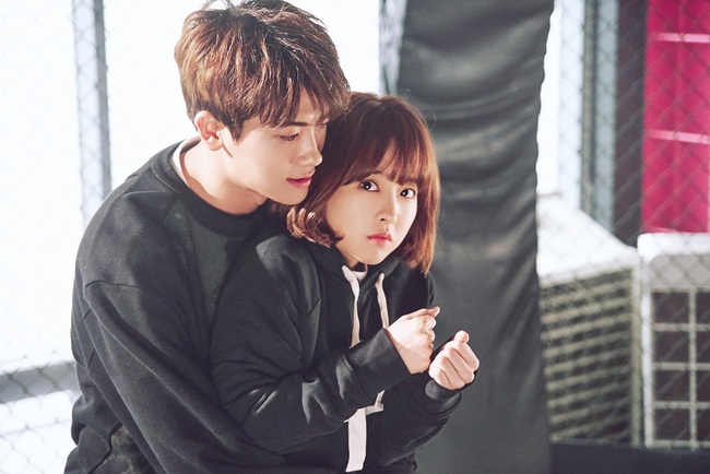 Park Hyung Sik gh&eacute; s&aacute;t mặt Park Bo Young: Chưa h&ocirc;n m&agrave; fan đ&atilde; ph&aacute;t rồ! - Ảnh 3.