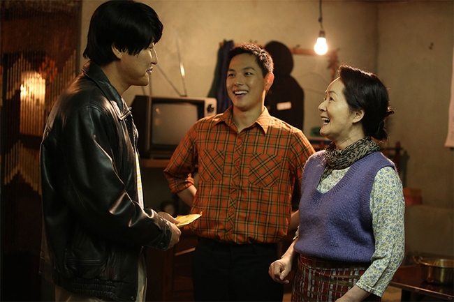 5 vai diễn mà khán giả nhớ mãi về cố diễn viên Mặt Trăng Ôm Mặt Trời Kim Young Ae - Ảnh 4.