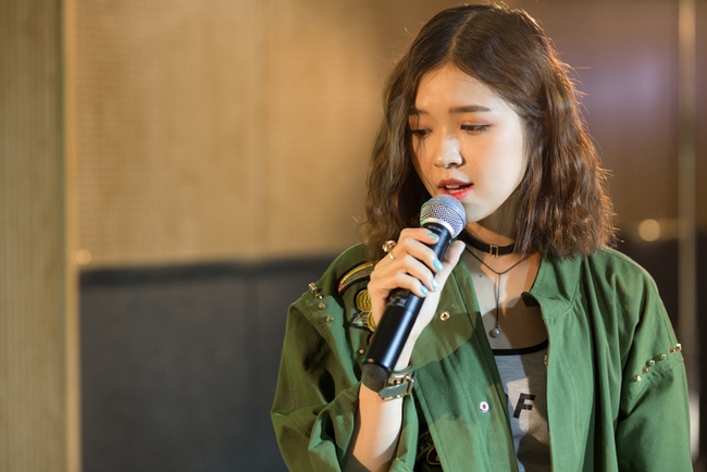 Rapper Basick bắn rap si&ecirc;u chất bản hit Em đ&atilde; biết c&ugrave;ng Suni Hạ Linh  - Ảnh 11.