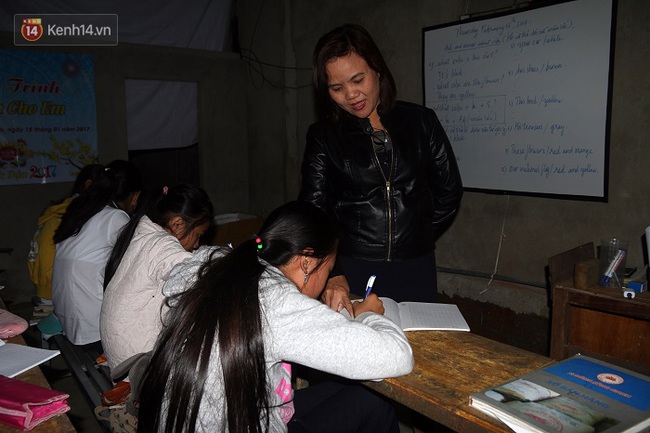 Người đ&agrave;n &ocirc;ng khuyết tật mở ph&ograve;ng đọc v&agrave; lớp học miễn ph&iacute; cho h&agrave;ng trăm trẻ em ngh&egrave;o - Ảnh 13.