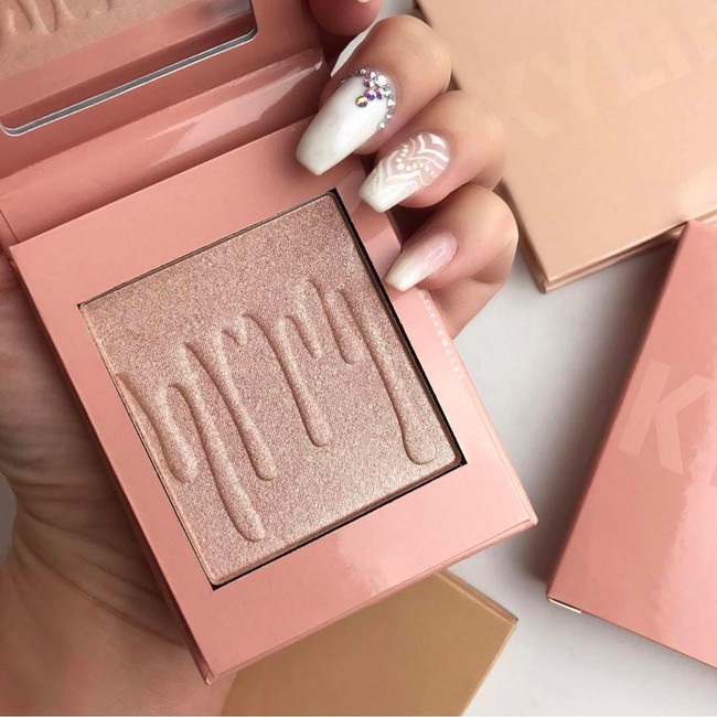 Bỏ 500 ngàn đặt mua phấn highlighter của Kylie, khách hàng tá hỏa vì chỉ nhận được vỏ hộp rỗng - Ảnh 2.