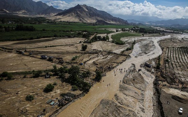 Lở đất kinh hoàng ở Peru làm gần 400 người thương vong - Ảnh 1.