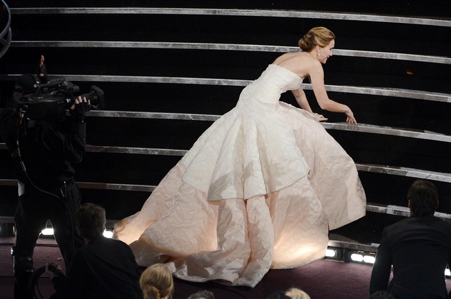 Liệu Emma Stone sẽ tiếp nối Jennifer Lawrence để trở thành cô gái cưng mới của Hollywood? - Ảnh 10.