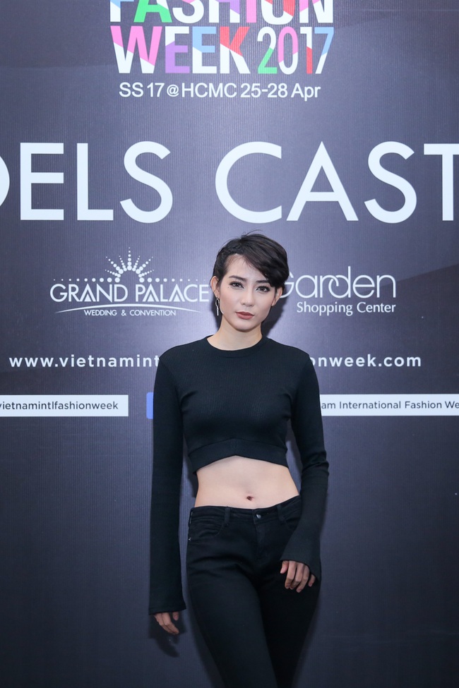 Hoàng Thùy nổi bật với tóc màu cam làm giám khảo casting Vietnam International Fashion Week Xuân/Hè 2017 - Ảnh 12.