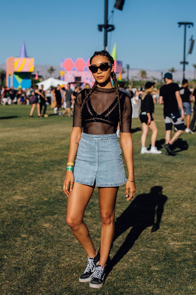 Selena Gomez và The Weeknd được Vogue chọn là cặp đôi mặc đẹp nhất Coachella 2017 - Ảnh 21.