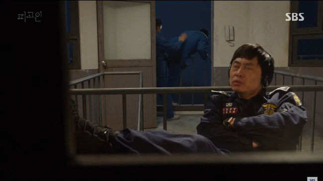 Xin giới thiệu cẩm nang vượt ngục của xì trum xanh Ji Sung trong Bị Cáo! - Ảnh 18.