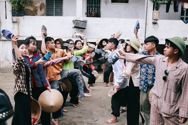 Lại thêm một bộ ảnh kỷ yếu theo phong cách bao cấp cực đáng yêu của teen Nghệ An! - Ảnh 2.