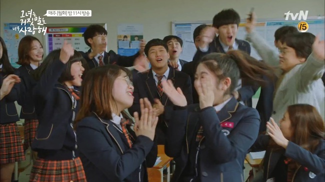 Hăm hở gi&uacute;p Joy buộc d&acirc;y gi&agrave;y, Lee Hyun Woo nhận c&aacute;i kết &ldquo;m&eacute;o mặt&rdquo; - Ảnh 12.