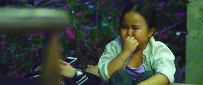 Miu Lê và Thu Trang bị truy đuổi trong teaser Nắng 2 - Ảnh 6.