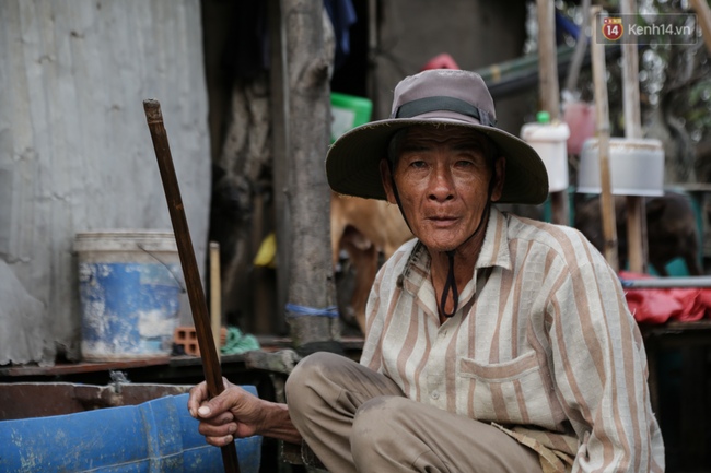 Người đàn ông bỏ nhà ra thuê ốc đảo giá 20 triệu đồng/năm ở Sài Gòn - Ảnh 2.
