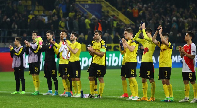 Sau vụ xe bus bị đánh bom, Dortmund rượt đuổi tỷ số với Monaco - Ảnh 13.
