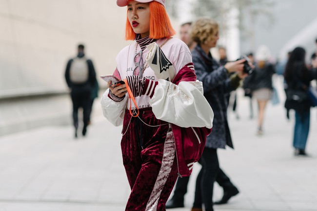 Mới ngày đầu dự Seoul Fashion Week, Tóc Tiên và Min đã lọt Top street style của Vogue - Ảnh 19.