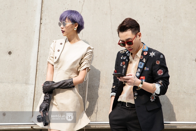 Seoul Fashion Week: Phí Phương Anh tóc tím nổi bần bật trên hàng ghế đầu cùng stylist Hoàng Ku - Ảnh 3.