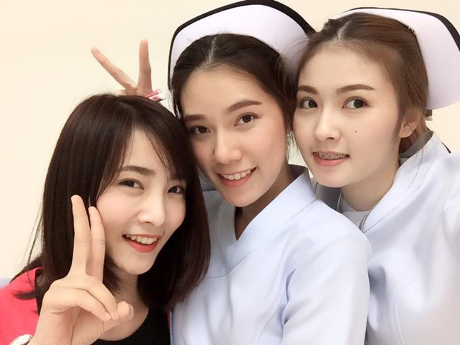 Bức ảnh siêu hot: 3 cô y tá đã xinh lại còn làm cùng viện với nhau! - Ảnh 2.