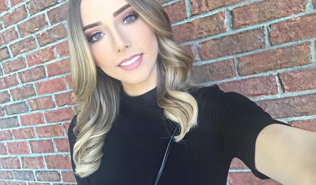 Once a child, Eminem's daughter is now a super hot 21-year-old student - Photo 8.