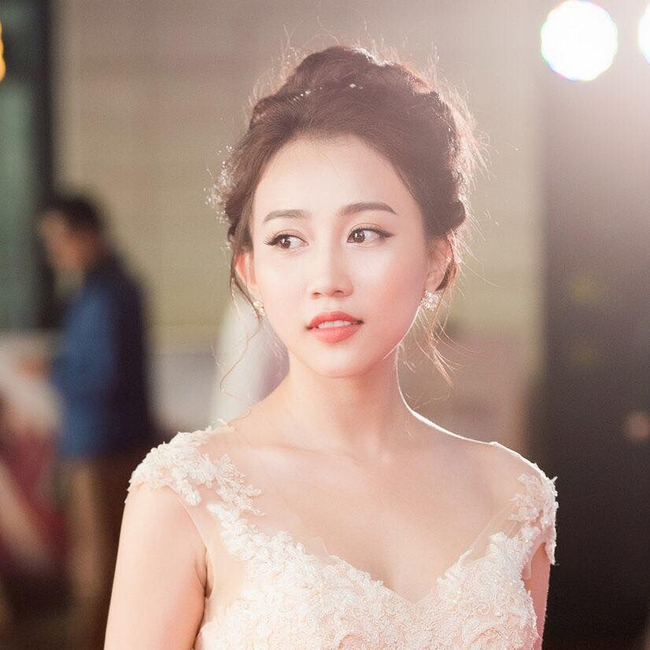 5 c&ocirc; n&agrave;ng xinh đẹp nổi như cồn chỉ sau 1 lần đ&oacute;ng MV hit của Vpop - Ảnh 31.
