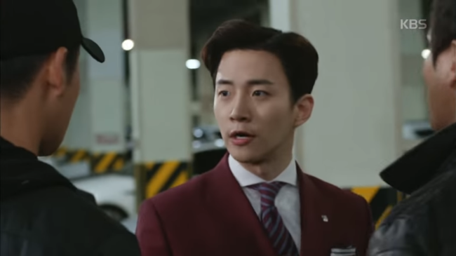 “Sếp Kim” siêu lầy: Nam Goong Min “cosplay” cảnh catwalk kinh điển của Goblin - Ảnh 21.