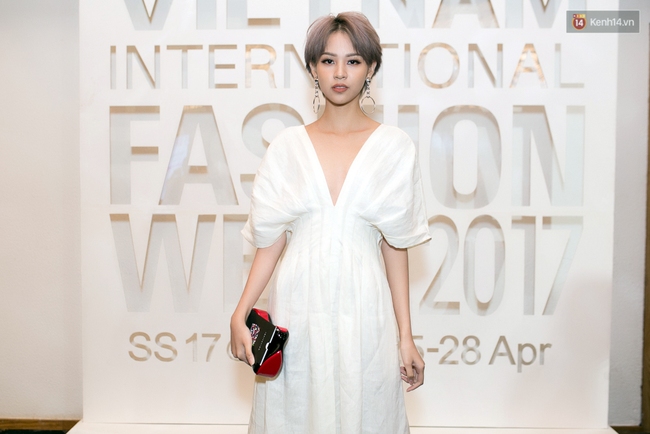 Thảm đỏ VIFW ng&agrave;y 2: An Nguy đội mấn xinh bất ngờ, Quỳnh Anh Shyn đằm thắm với t&oacute;c xoăn t&iacute;t - Ảnh 5.