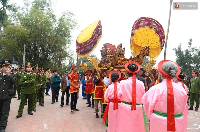 Lễ hội cướp phết ở Vĩnh Phúc năm nay không còn cảnh tranh cướp - Ảnh 5.