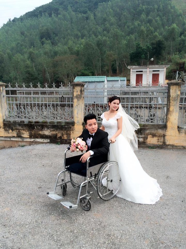 C&aacute;i kết c&oacute; hậu cho t&igrave;nh y&ecirc;u đầy s&oacute;ng gi&oacute; của ch&agrave;ng trai cụt ch&acirc;n v&agrave; c&ocirc; bạn g&aacute;i xinh đẹp - Ảnh 1.