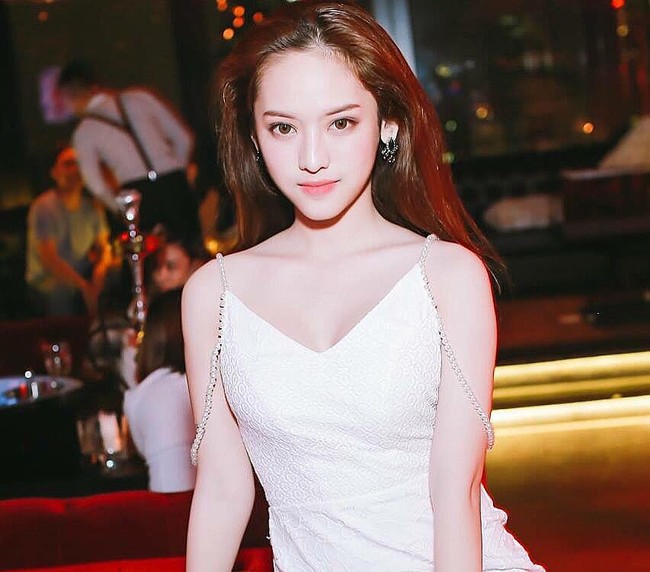 Chỉ 1 ph&uacute;t hất t&oacute;c, nghi&ecirc;ng người - Thu&yacute; Vi đ&atilde; chứng minh được vẻ đẹp xuất sắc sau thẩm mỹ của m&igrave;nh - Ảnh 3.