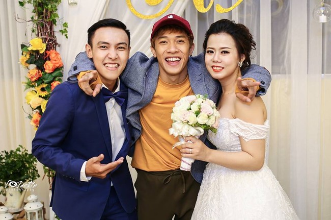 Clip mở m&agrave;n đ&aacute;m cưới tr&ecirc;n nền nhạc &ldquo;&Ocirc;ng b&agrave; anh&rdquo; khiến cư d&acirc;n mạng thổn thức v&igrave; x&uacute;c động - Ảnh 7.