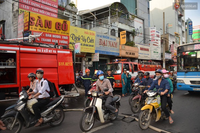 Cháy lớn ở Sài Gòn, thanh niên 19 tuổi tử vong thương tâm - Ảnh 6.