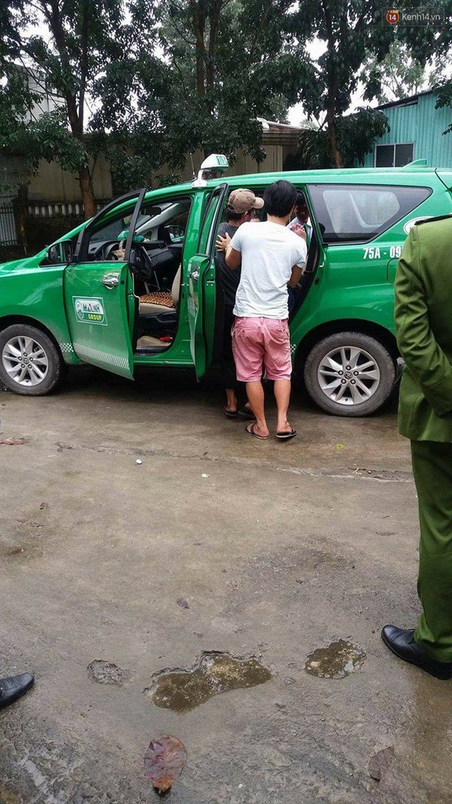 Thanh ni&ecirc;n nghi ng&aacute;o đ&aacute; mang xăng dọa đốt trụ sở C&ocirc;ng an ở Huế - Ảnh 2.