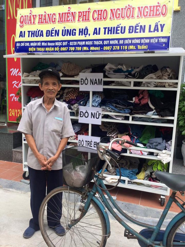 Lời xin phép giản dị của người đến lấy đồ tại quầy hàng miễn phí khiến nhiều người cảm động - Ảnh 1.