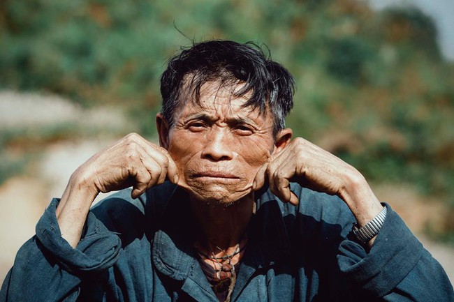 &Ocirc;ng cụ d&acirc;n tộc c&ugrave;ng nụ cười lan tỏa hạnh ph&uacute;c khắp mạng x&atilde; hội - Ảnh 7.