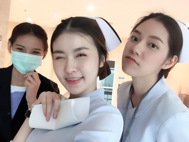 Bức ảnh siêu hot: 3 cô y tá đã xinh lại còn làm cùng viện với nhau! - Ảnh 3.