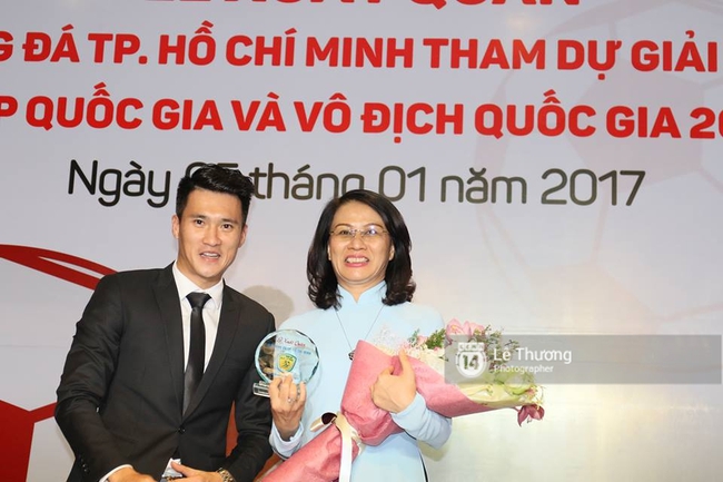 C&ocirc;ng Vinh thăng chức, nắm quyền Chủ tịch CLB TPHCM - Ảnh 1.