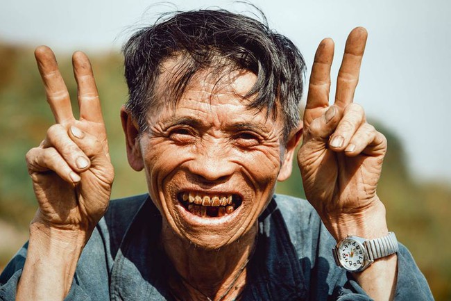 &Ocirc;ng cụ d&acirc;n tộc c&ugrave;ng nụ cười lan tỏa hạnh ph&uacute;c khắp mạng x&atilde; hội - Ảnh 6.
